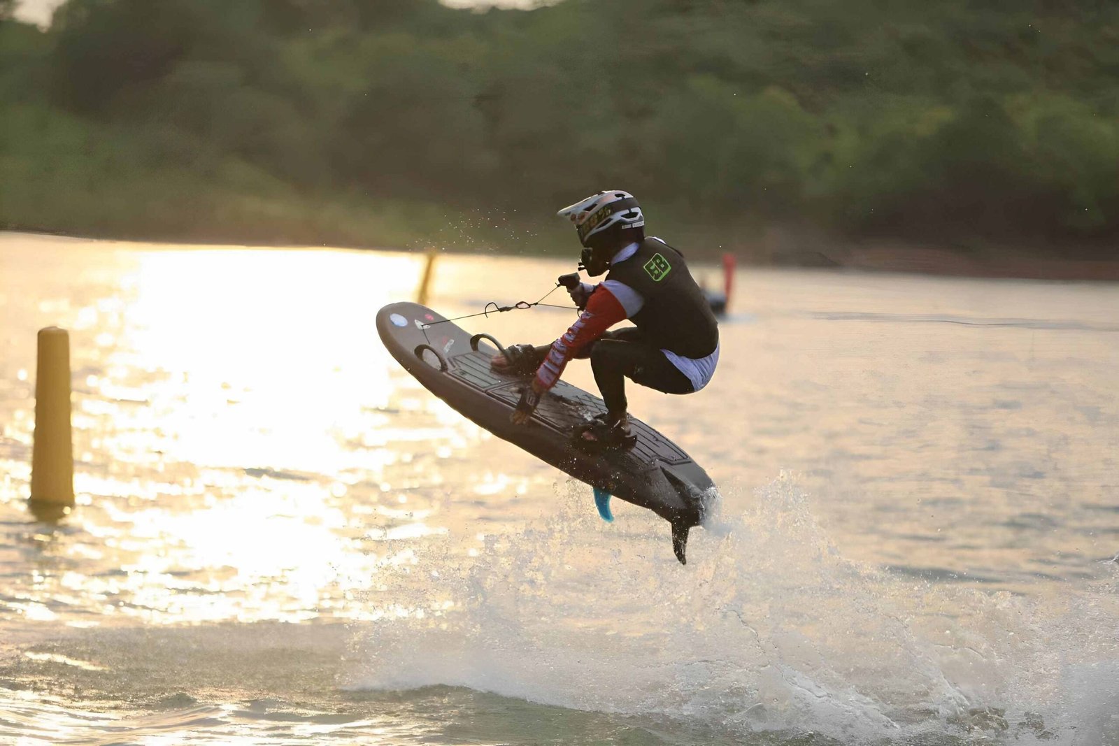 Havospark JF02 – 68 km/h High-Performance TORAY Carbon Fiber E-Surfboard for Racing and Rental Applications - Image 8